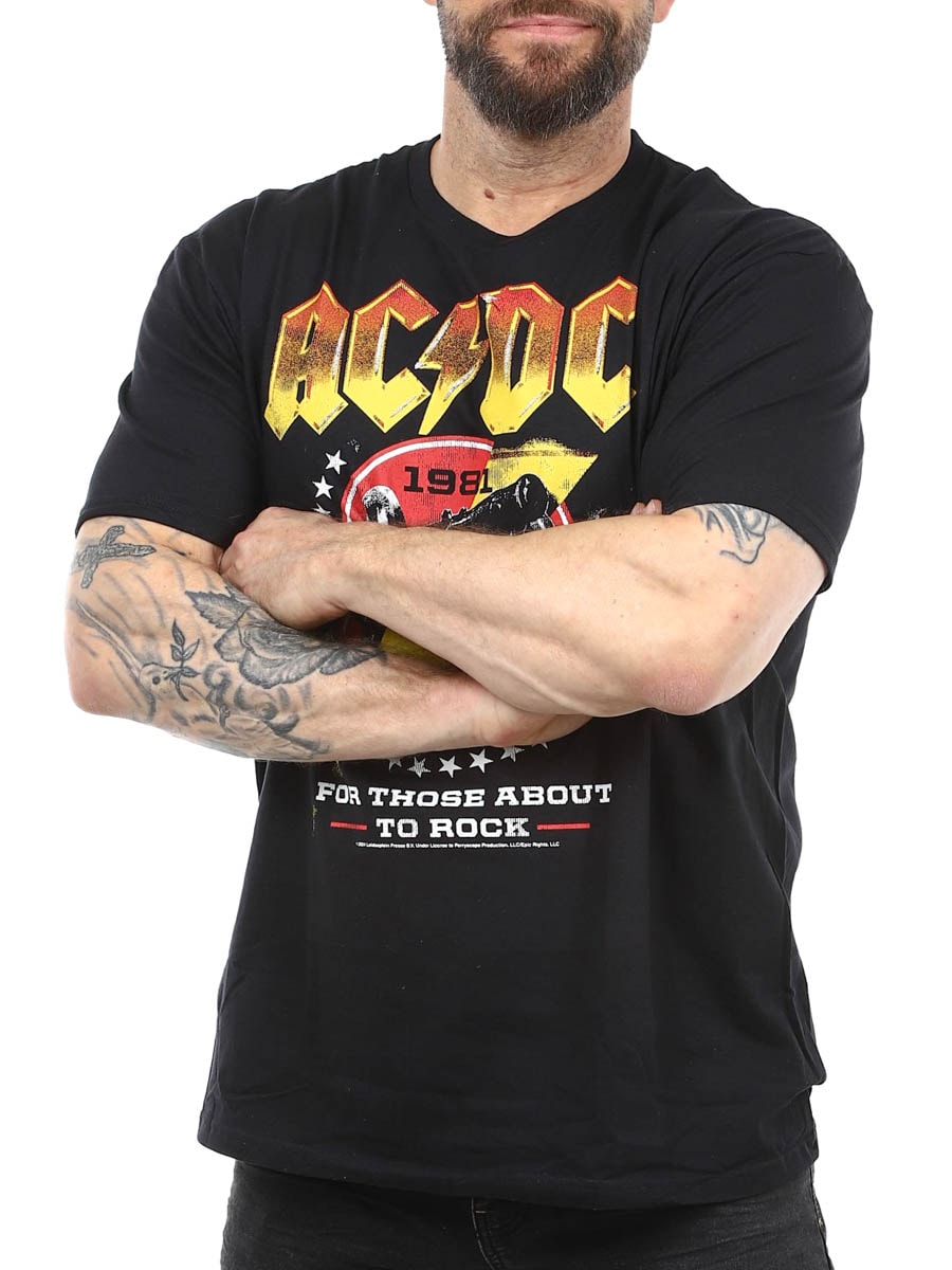 AC DC 1981 T-shirt black_4.JPG