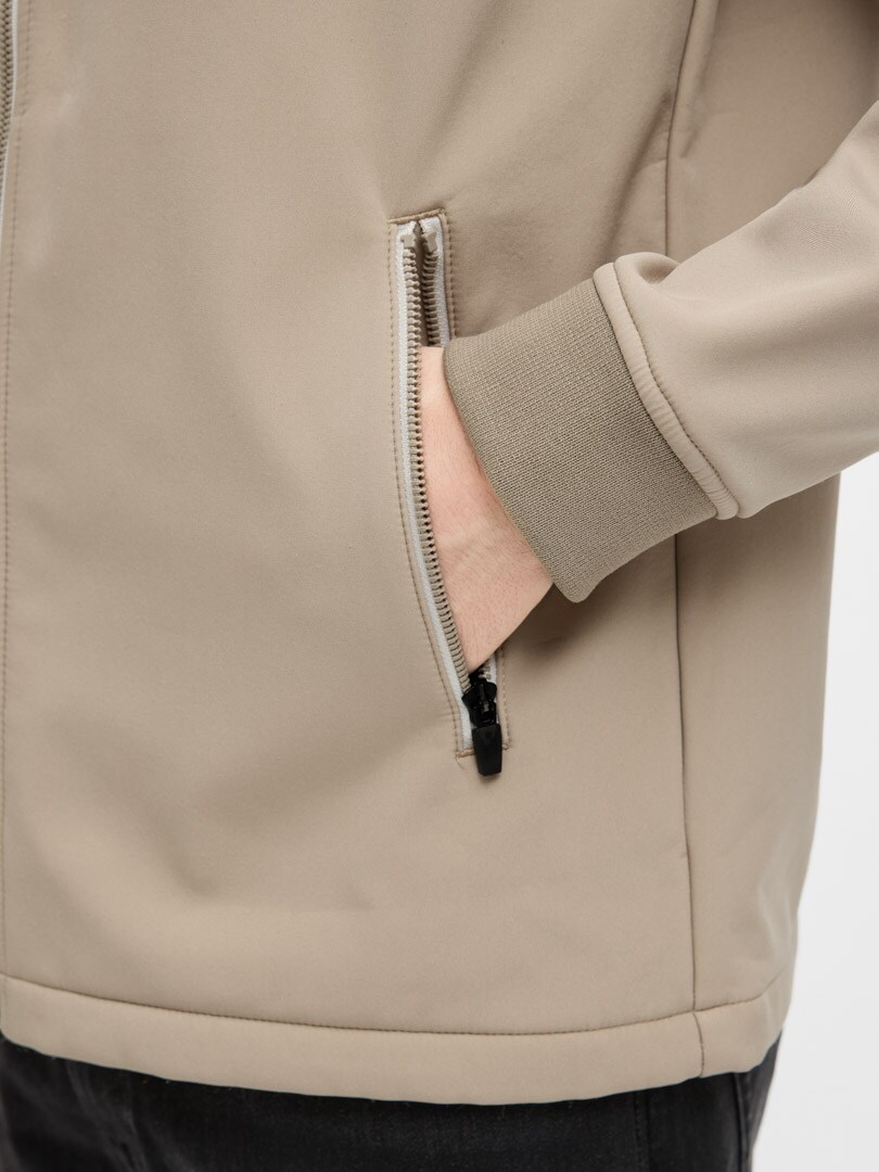 Rebel Wood Softshelljacka - Beige_2.jpg