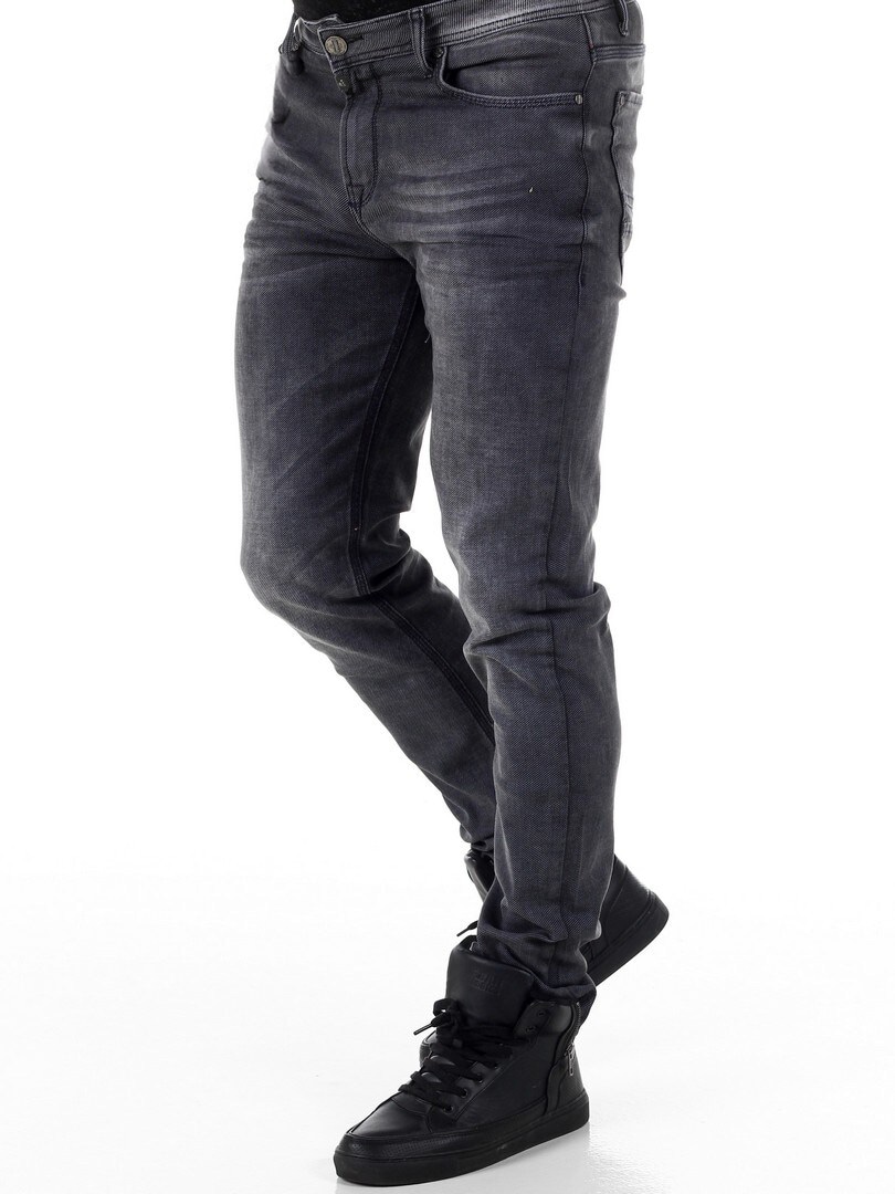 Victory Slim fit.jpg