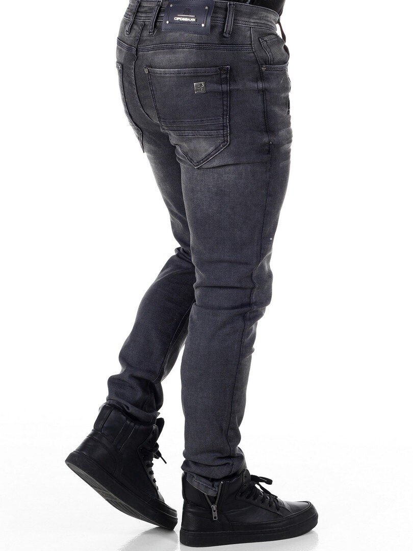 Victory Slim fit 2.jpg