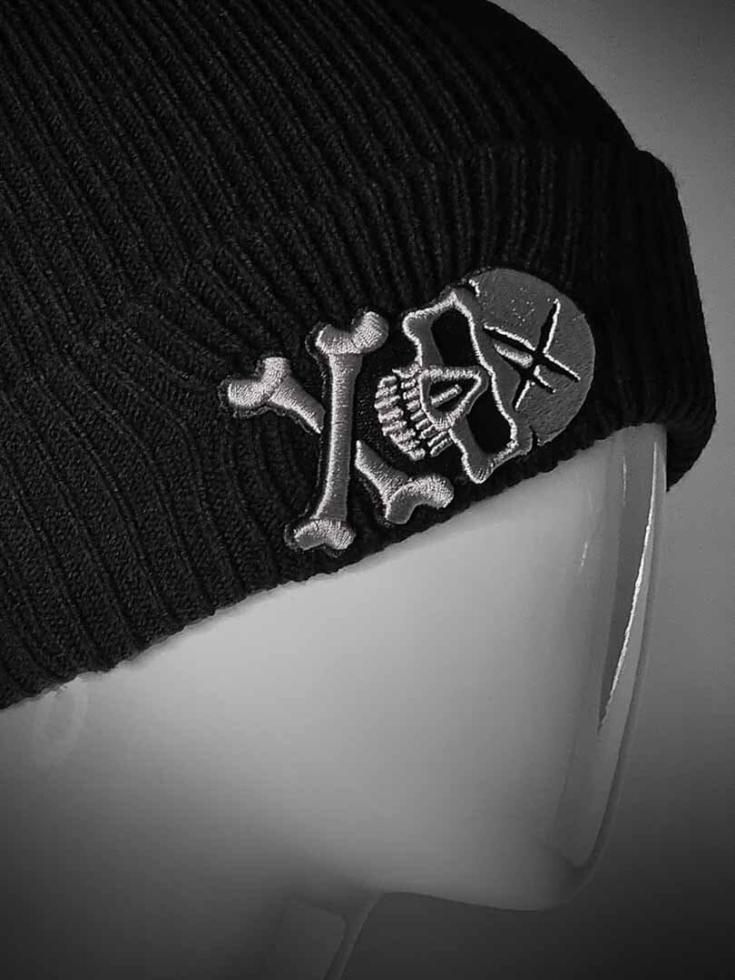 X-bonnet-black-skull-4.JPG
